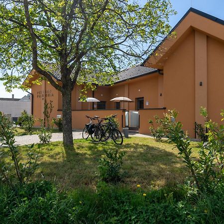 Pension Pannonia Parndorf Luaran gambar