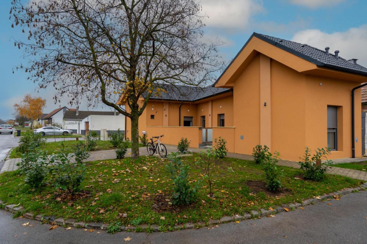 Pension Pannonia Parndorf Luaran gambar