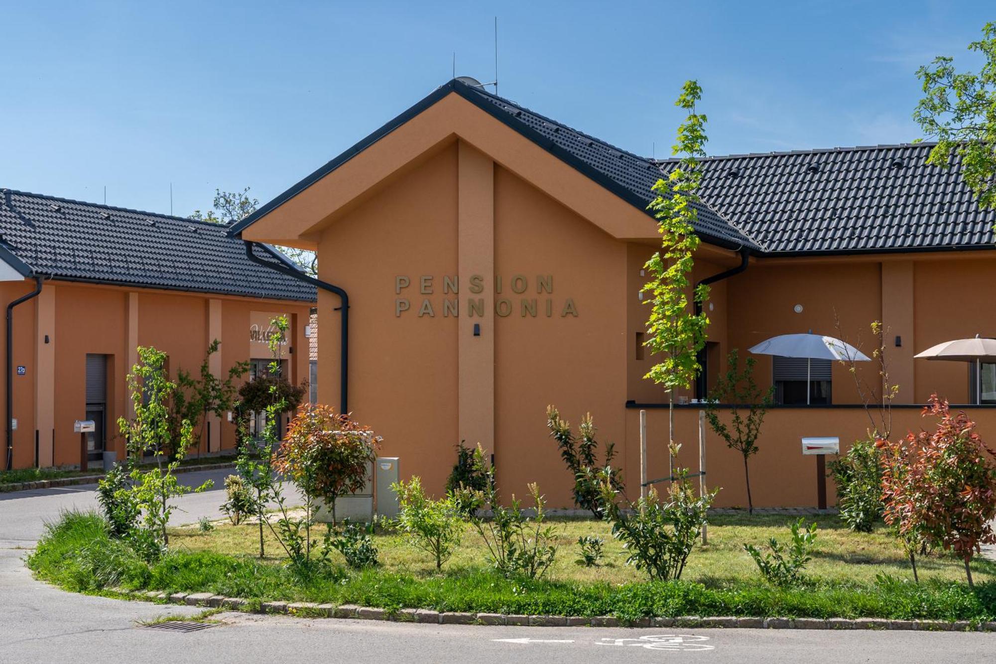 Pension Pannonia Parndorf Luaran gambar