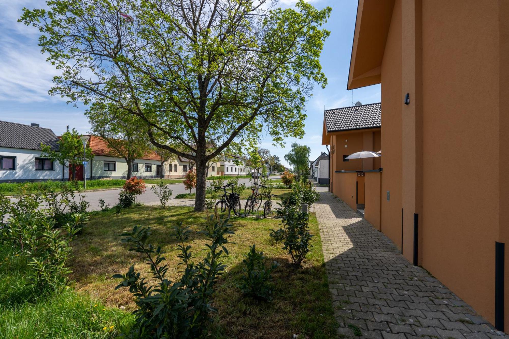 Pension Pannonia Parndorf Luaran gambar